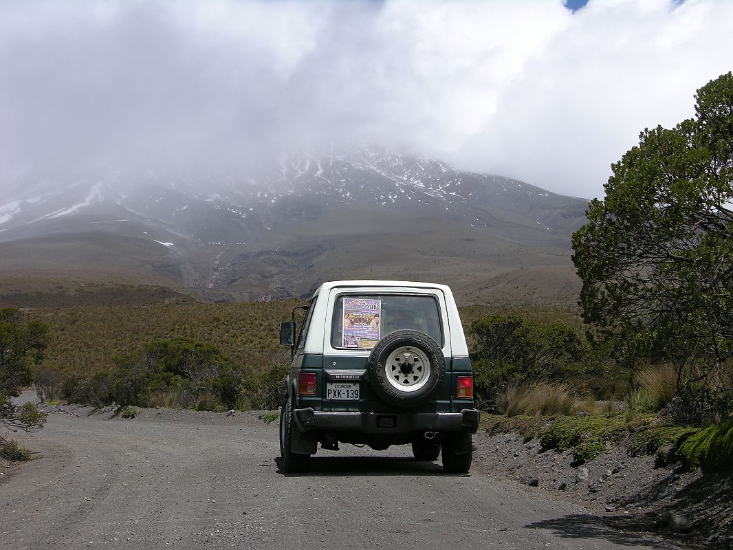 Ecuador Cotopaxi 02-02 Driving To Refuge